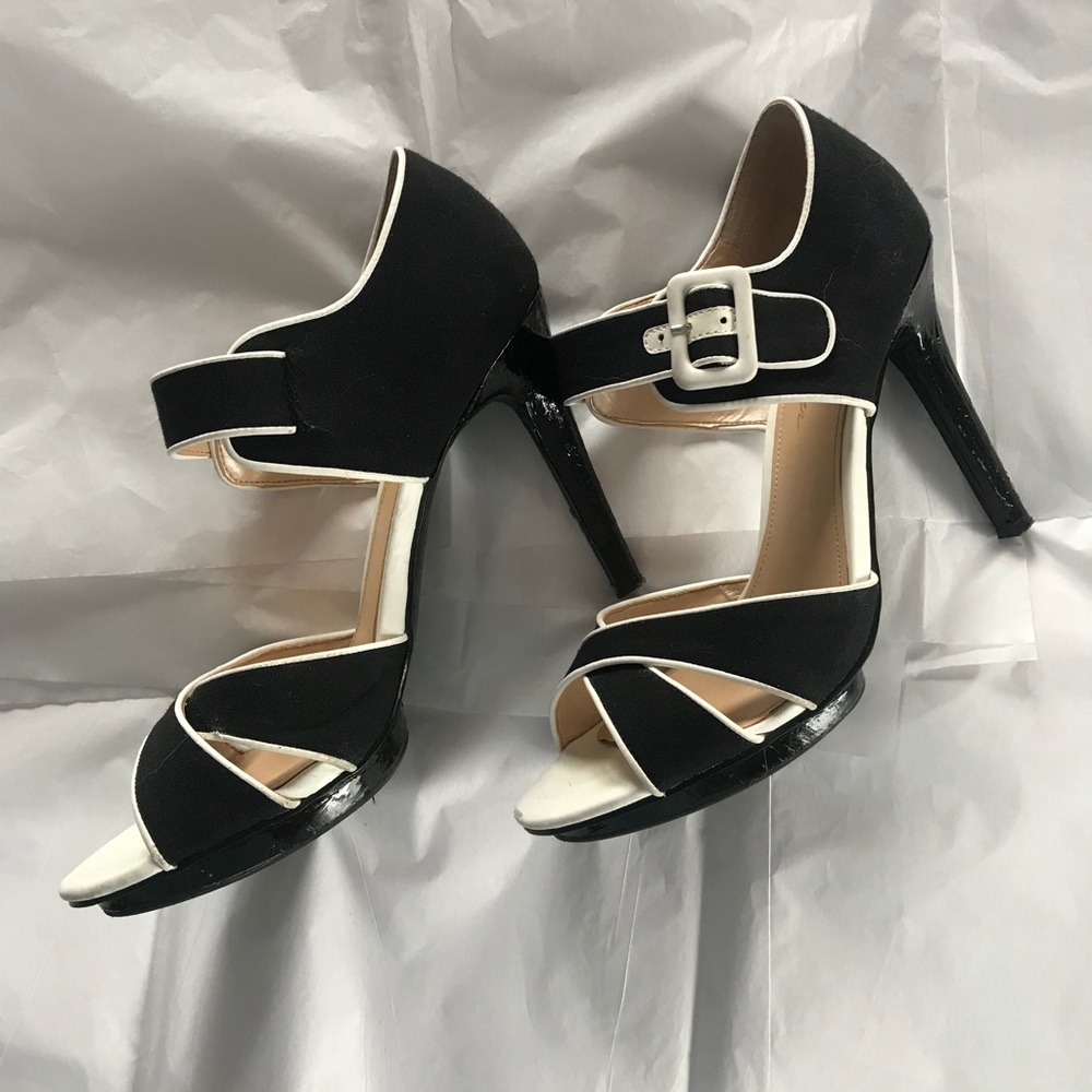 Shoes - Picture 2 of 6